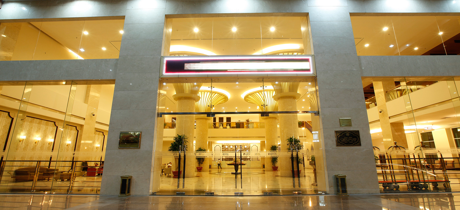 Hình ảnh Khách Sạn Majestic - Móng Cái